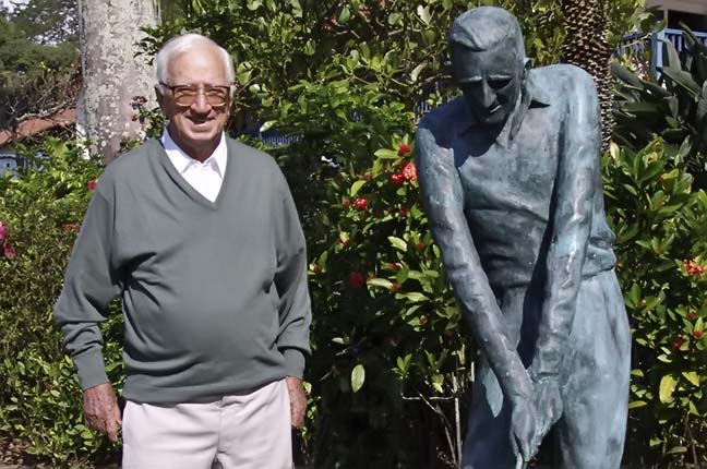 Mario e estatua 648 430