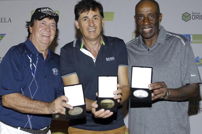 Cairo Ottaiano Junior, Paulo Hendges e Mario Sergio, podio da principal categoria do torneio no campo olimpico