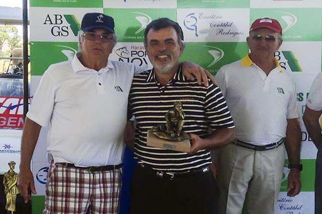 Kiryla entrega premia a Cecin