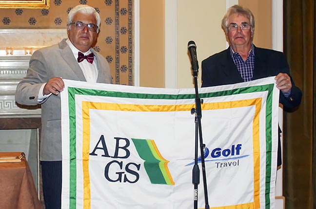 Celso e Kiryla com banner