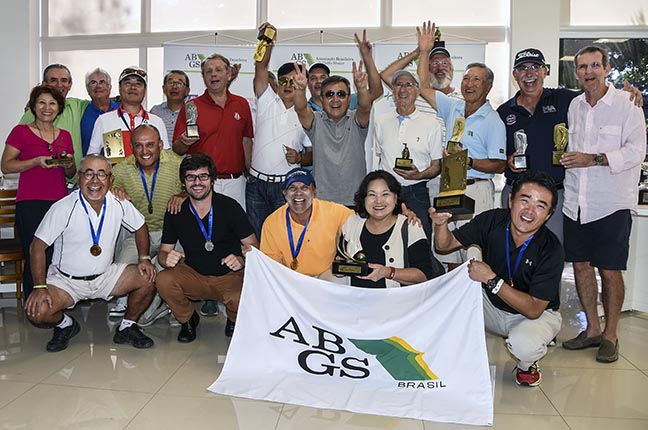 todos-os-premiados-juntos-comemoram-648