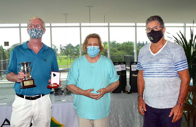 douglas-balck-com-vera-rossi-e-grego-650